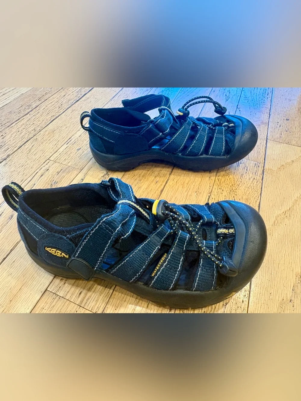 Keen durable navy